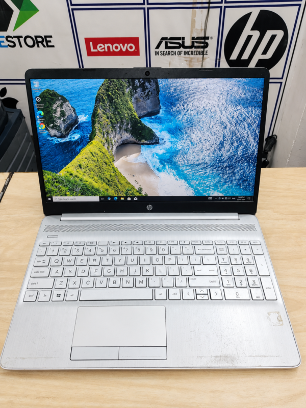 HP 15s-du0xxx refurbished laptop with Intel Core i3 8th Gen and 8GB RAM